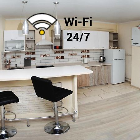 Залізнична 49 "Хочу Цю!" Appartement Ivano-Frankivsk Buitenkant foto