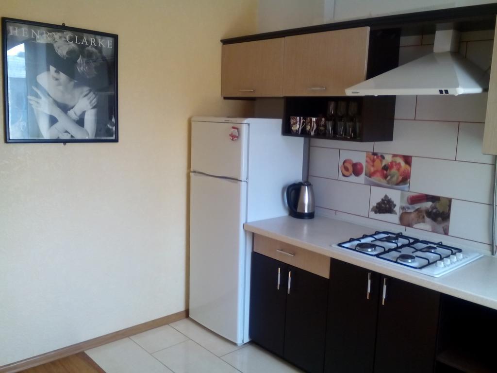 Залізнична 49 "Хочу Цю!" Appartement Ivano-Frankivsk Kamer foto