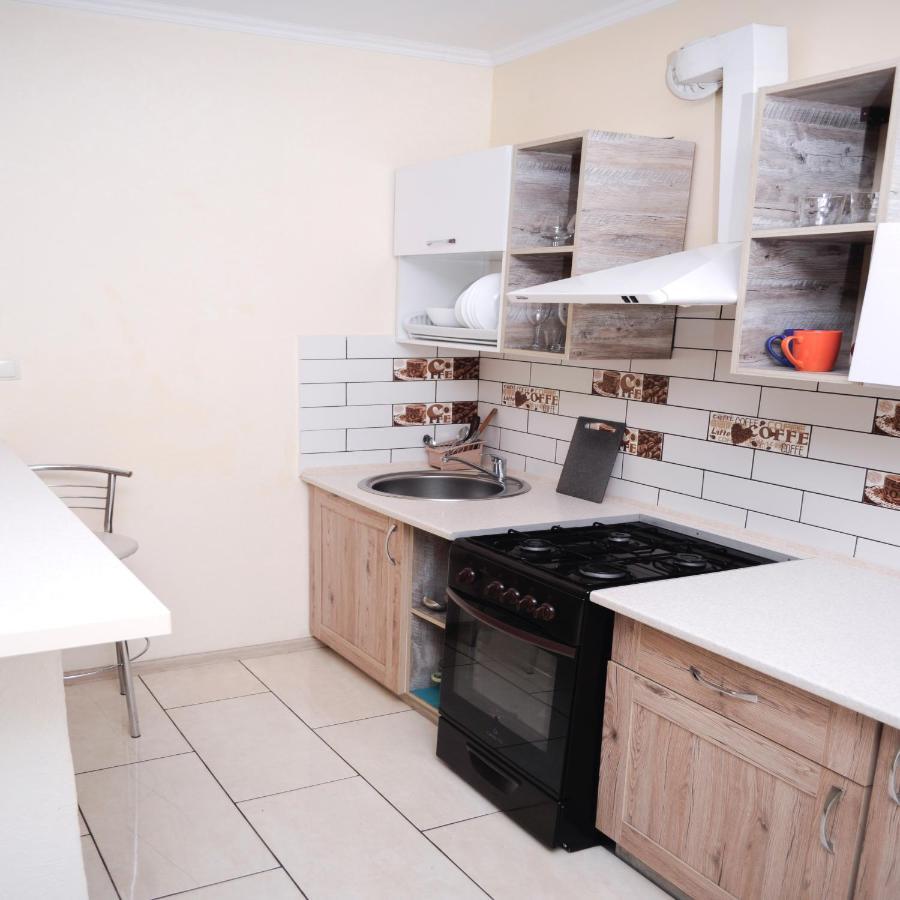 Залізнична 49 "Хочу Цю!" Appartement Ivano-Frankivsk Buitenkant foto