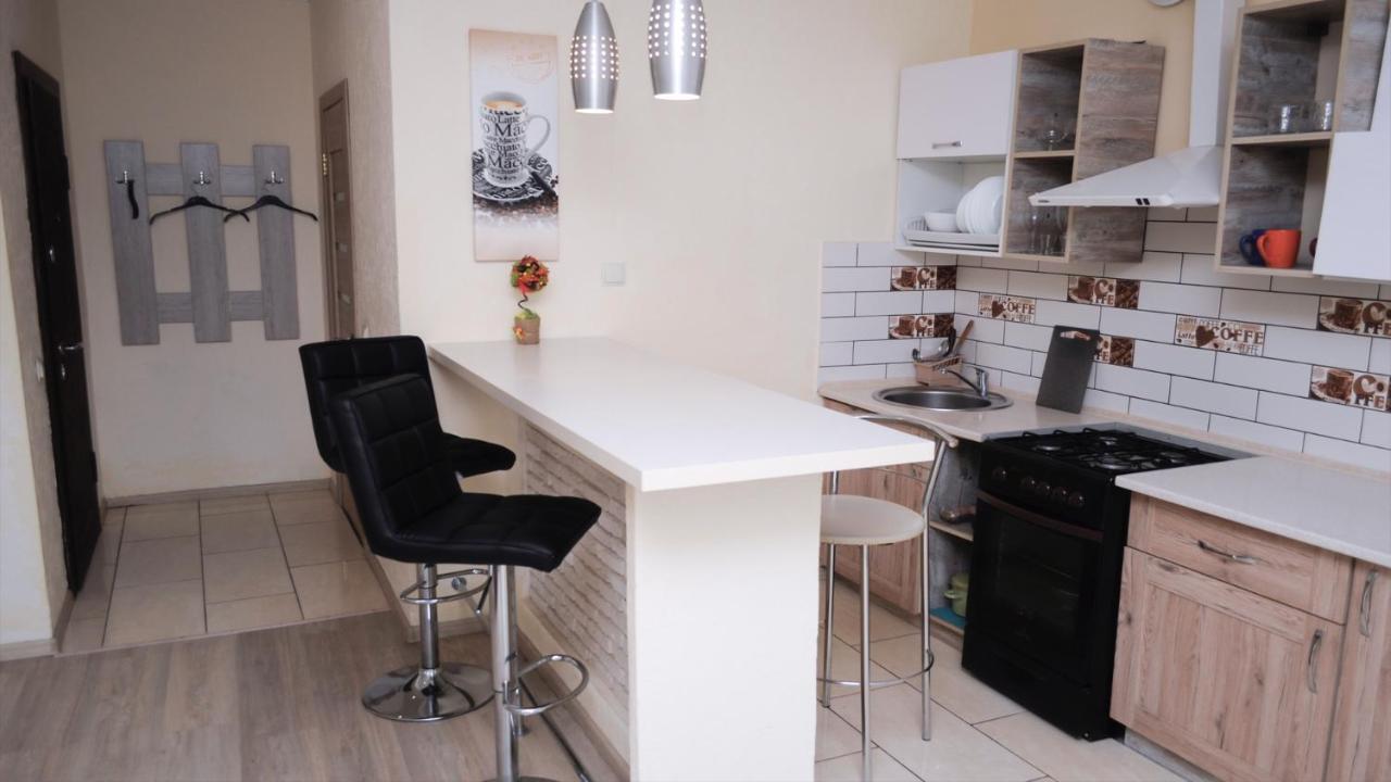 Залізнична 49 "Хочу Цю!" Appartement Ivano-Frankivsk Buitenkant foto